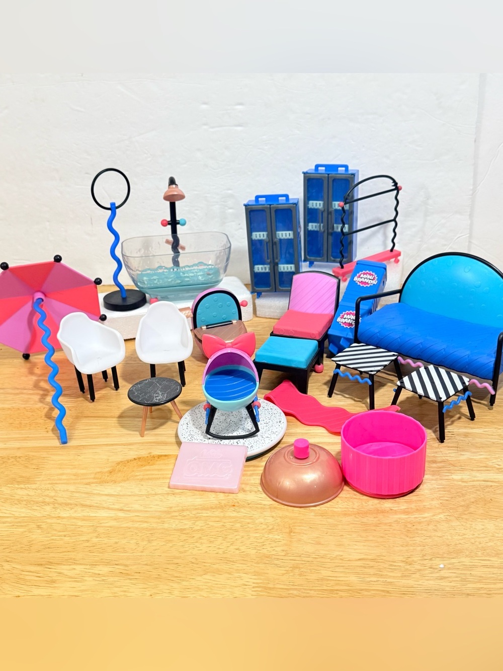 20 pcs L.O.L. Surprise! Mini Playroom Furniture Set Bathroom Coolers Couch Chair